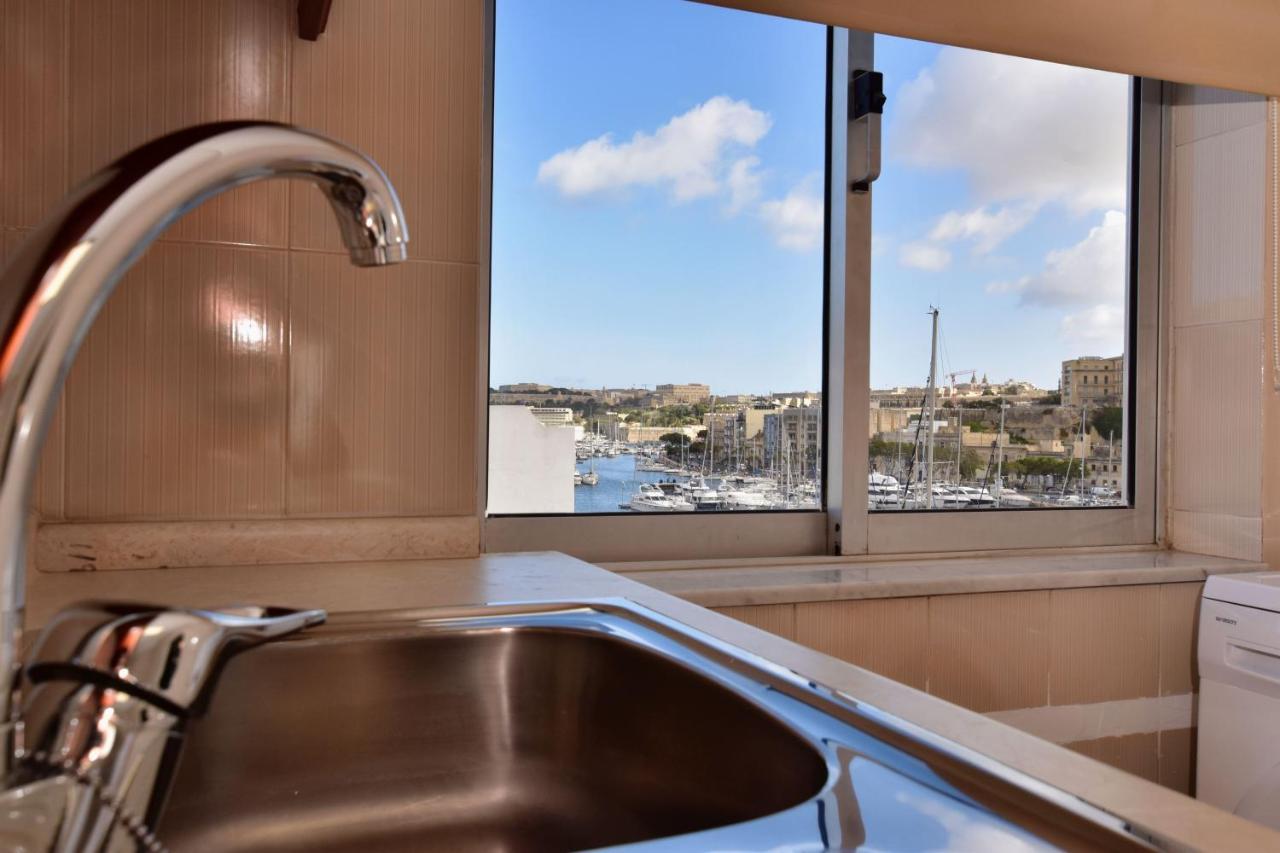 2 Bedroom, Bright & Central Top Floor Apartment - 5 Msida Exteriör bild