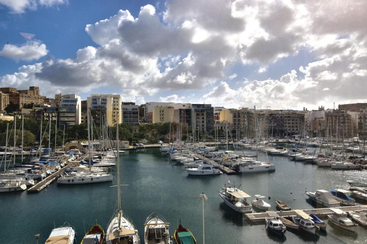 2 Bedroom, Bright & Central Top Floor Apartment - 5 Msida Exteriör bild