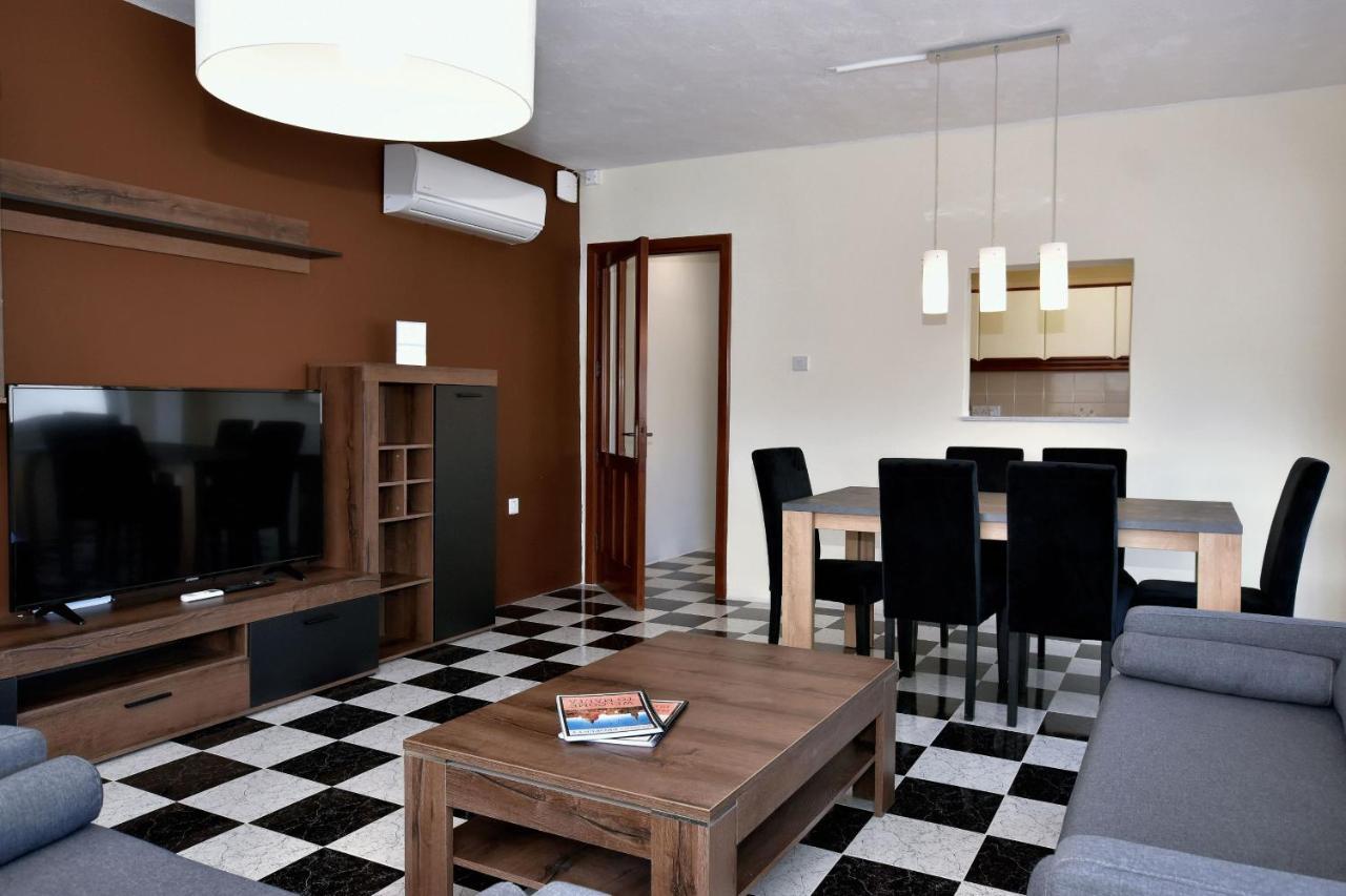 2 Bedroom, Bright & Central Top Floor Apartment - 5 Msida Exteriör bild